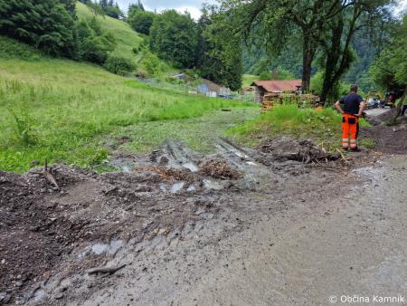 Včerajšnje močno neurje v Motniku (39)